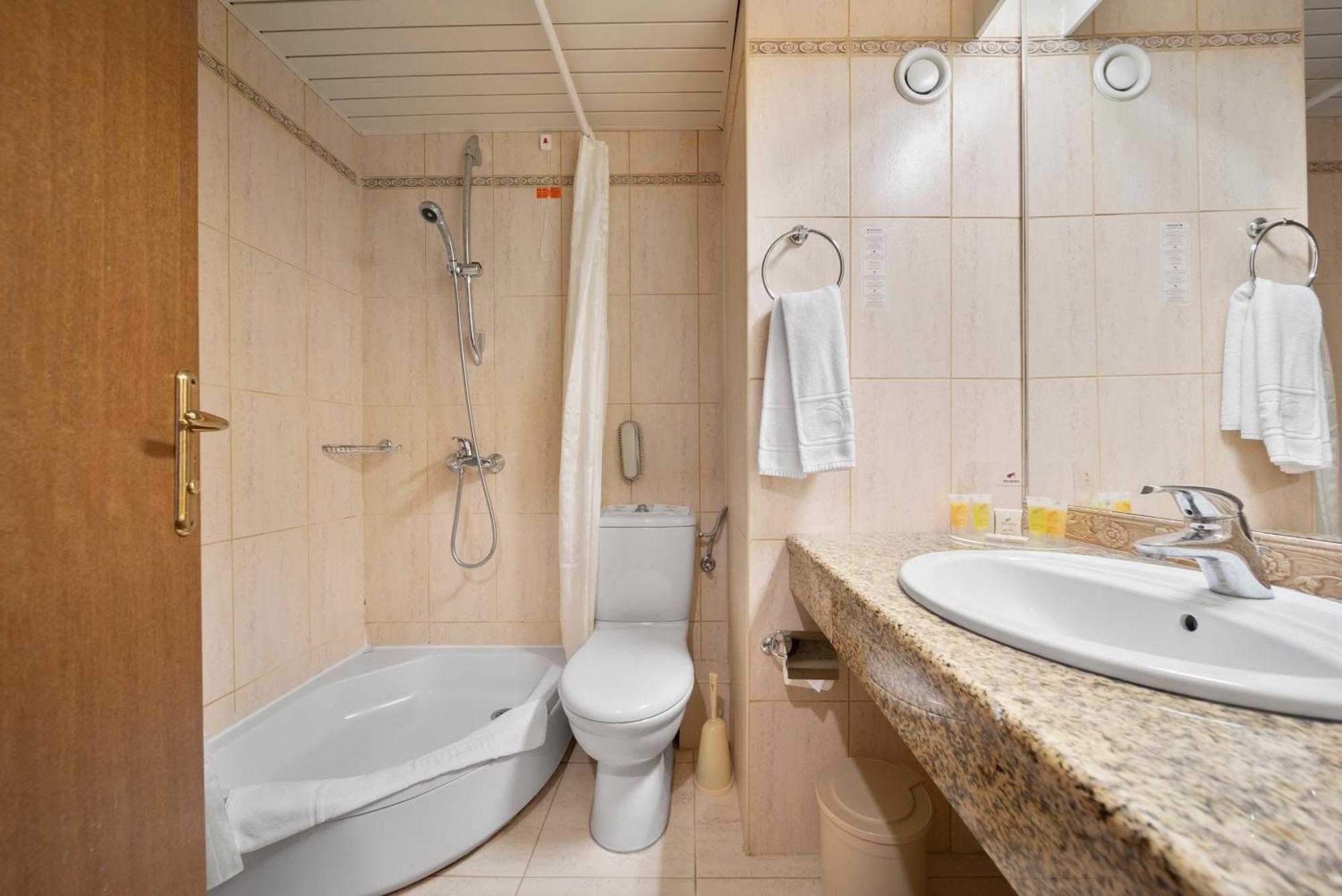 Hvd Riviera Beach Ultra All Inclusive & Mineral Pool - Private Beach & Free Parking Nisipurile de Aur Exterior foto